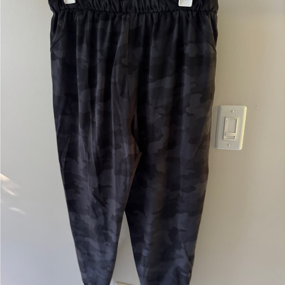 Lululemon Stretch High-Rise Jogger *Full Length - Picture 4 of 4